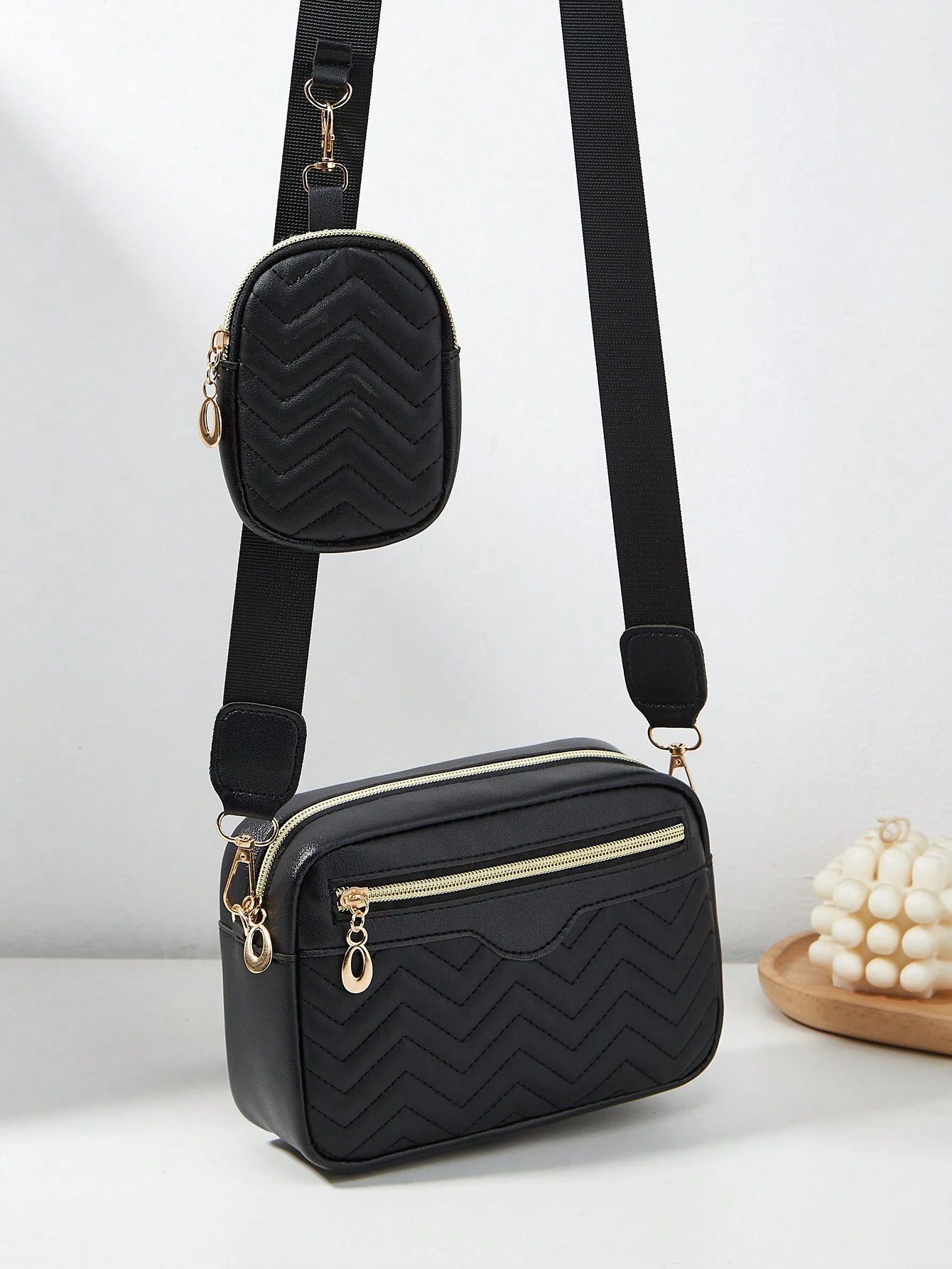 Bolso estilo canguro con billetera -  Negro