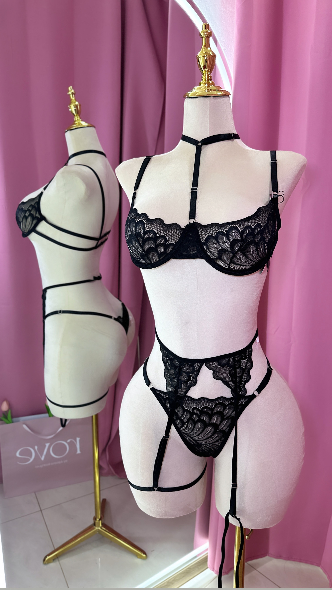 Lencería - Negra 3 piezas con liga y accesorio cuello