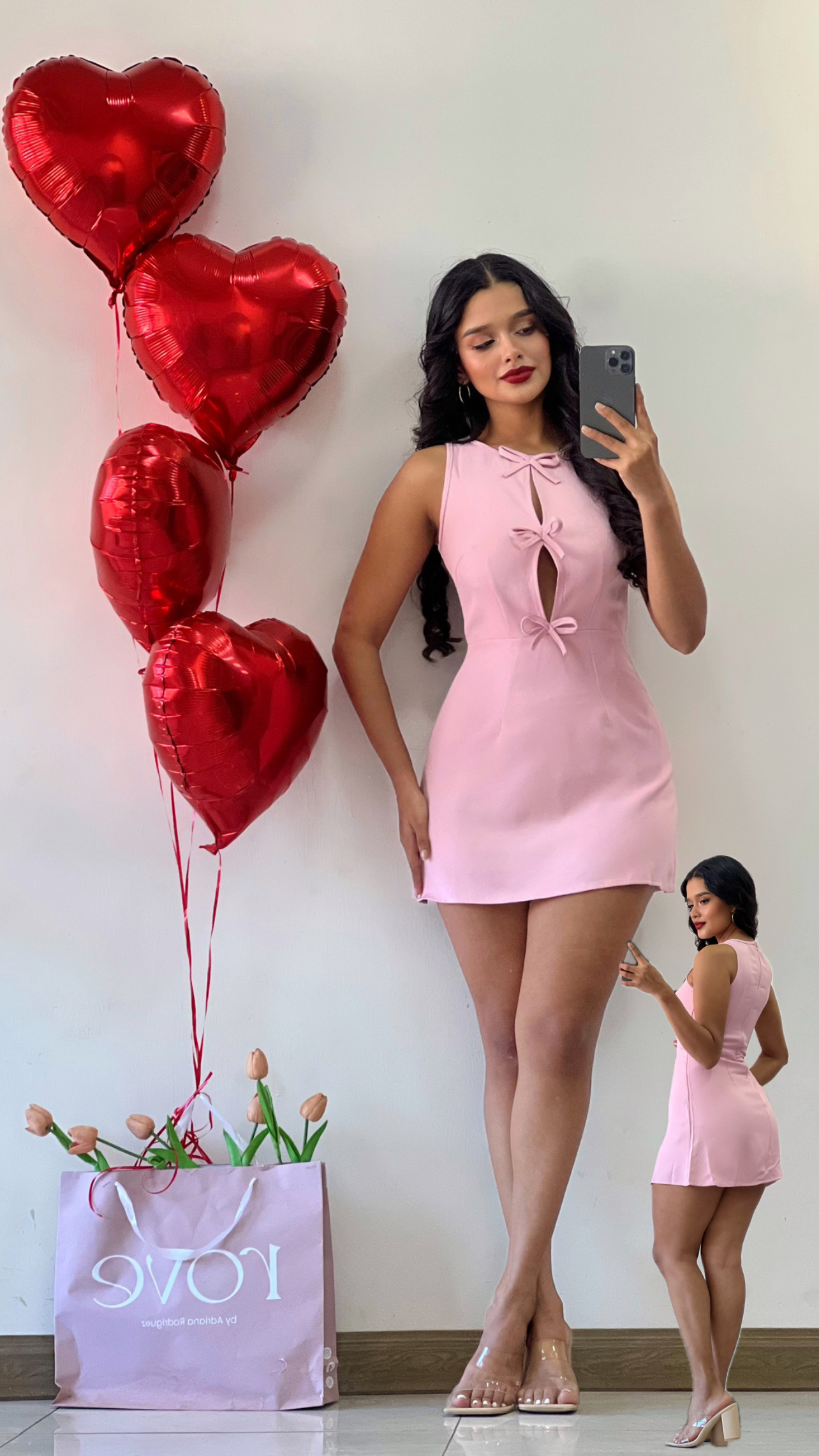 Vestido corto con lazos frontales rosa